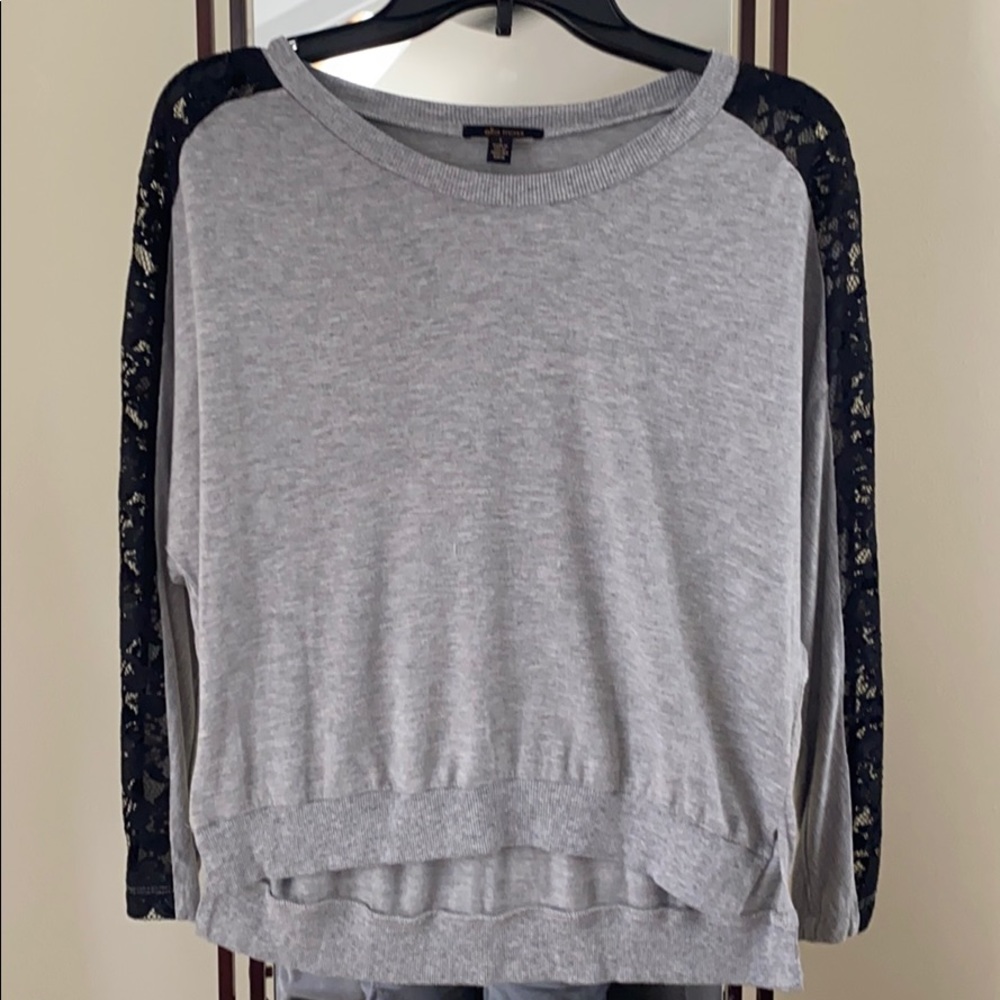 Gray light weight top